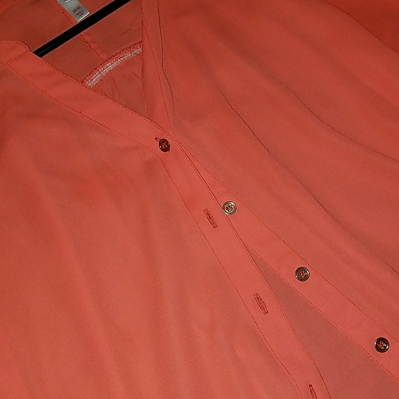 Button down - Picture 3 of 4